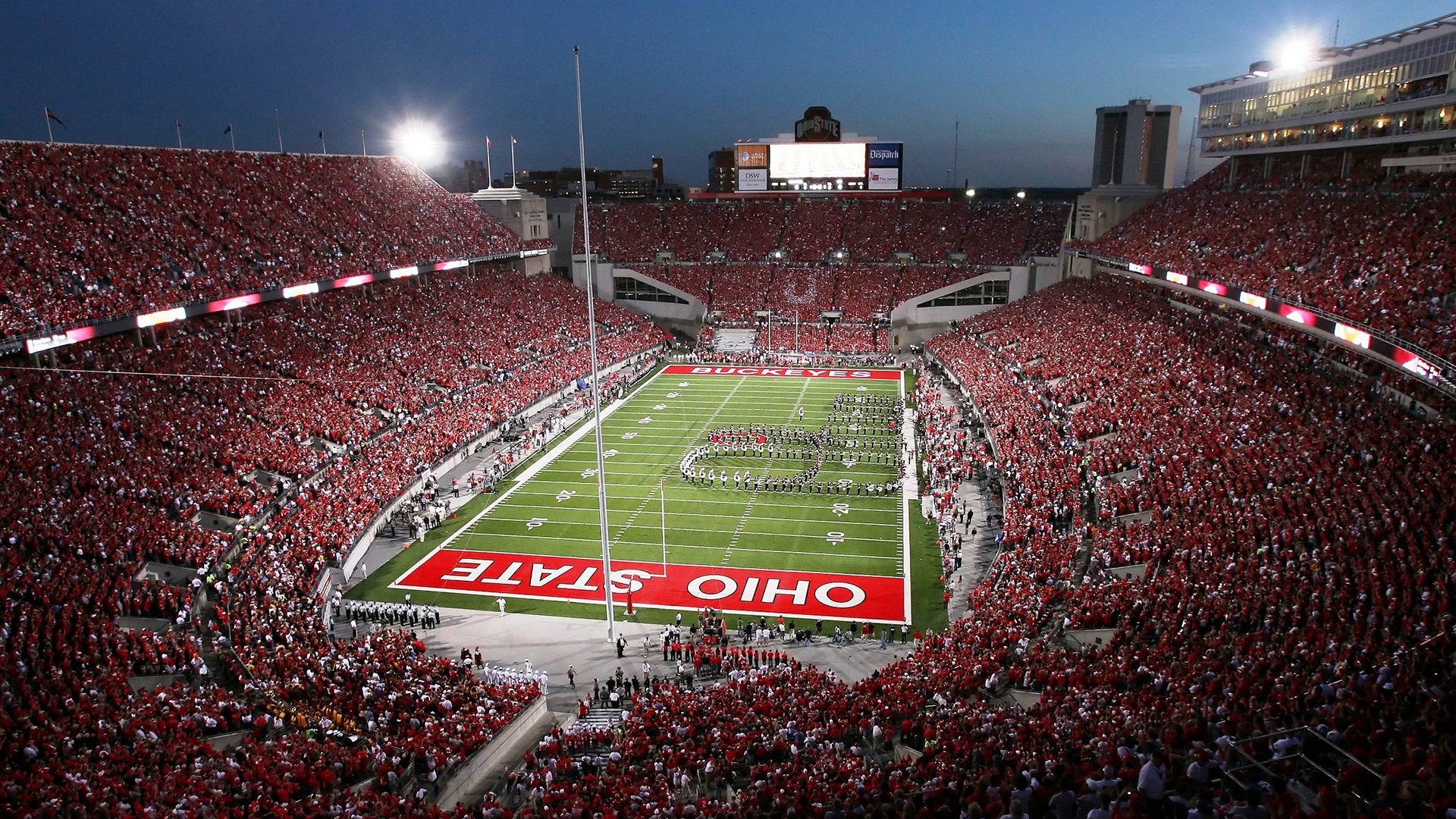 田径赛场焦点！阿根廷队对阵西班牙队，冠军之争悬念重重，胜负难料